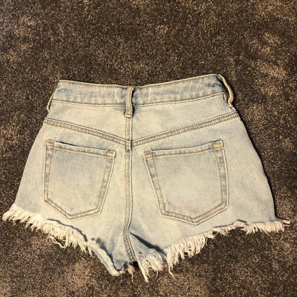 Shorts - Picture 3 of 3